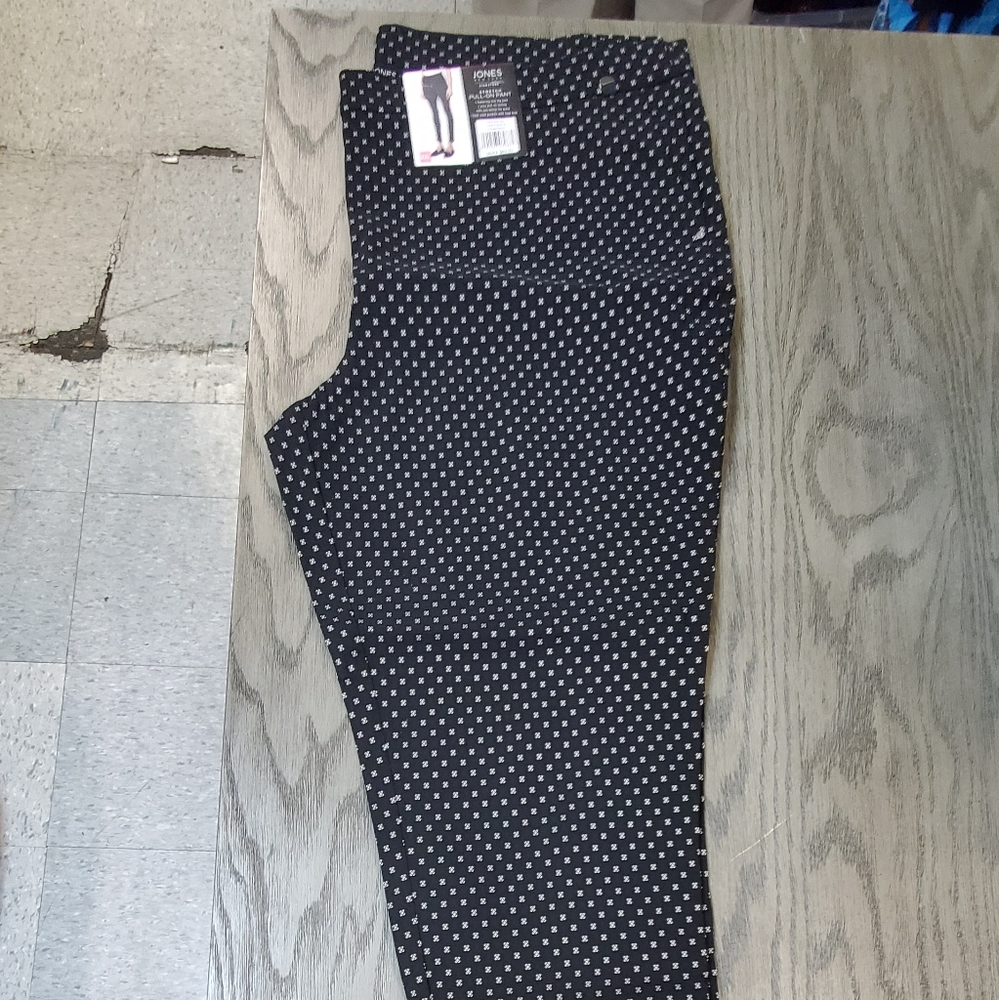 clothes - Picture 4 of 4
